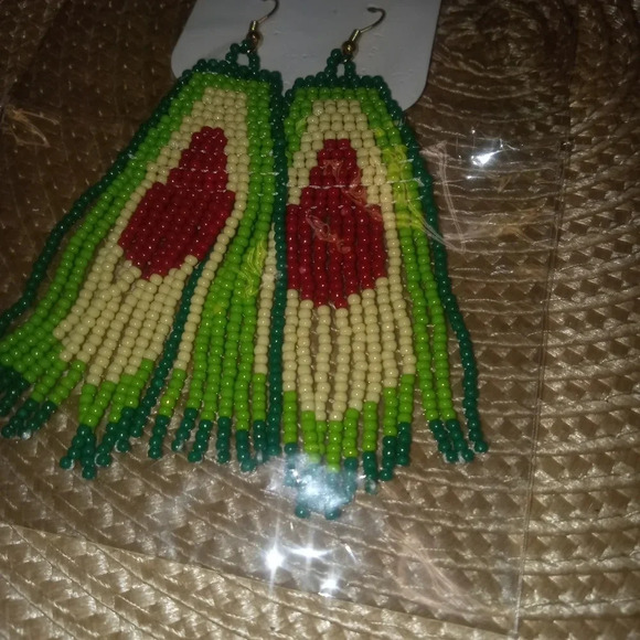 Avocado dangle earrings - Picture 3 of 4